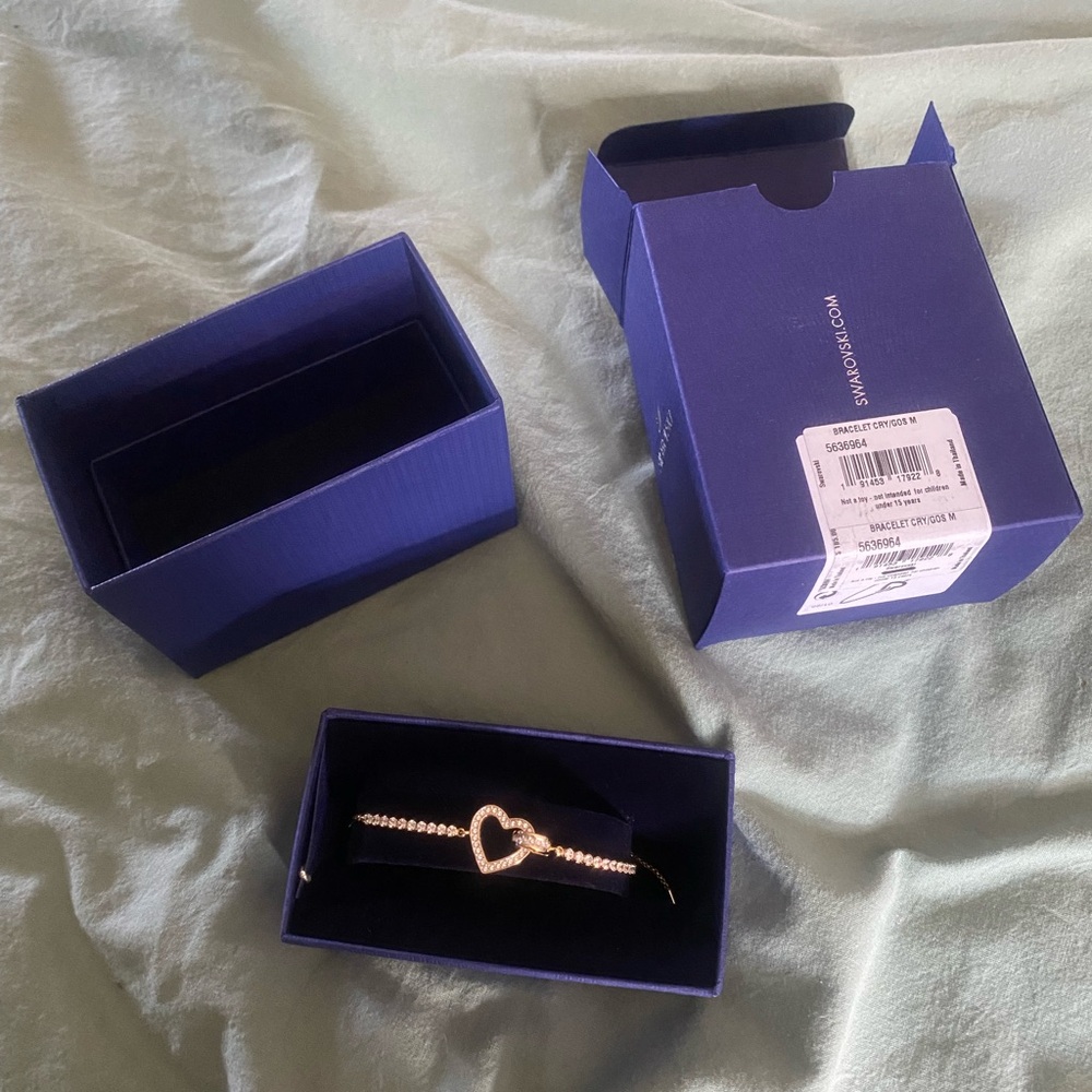 Swarovski Gold Heart Bracelet with Crystals - Picture 5 of 5
